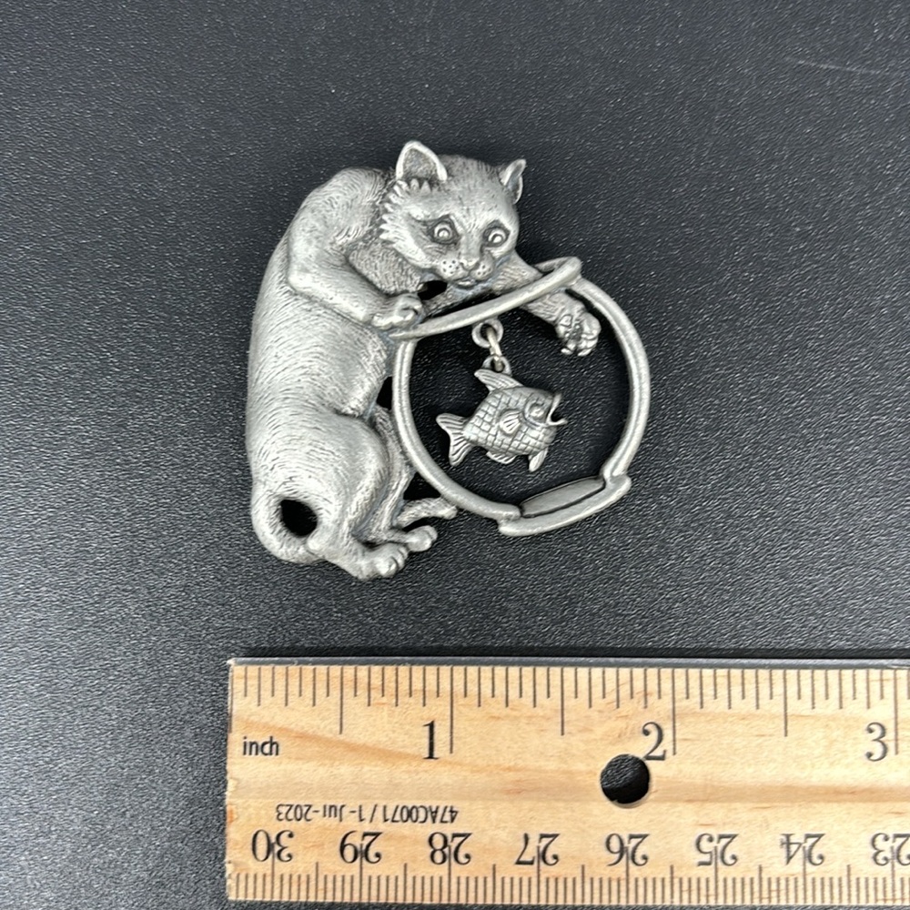 Vintage JJ Cat And Fish Brooch - Picture 6 of 7